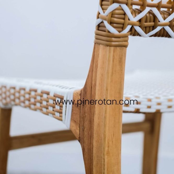Set Meja Makan Rotan Sintetis Minimalis / Fender Dining Set - Prominade Glitter - White.