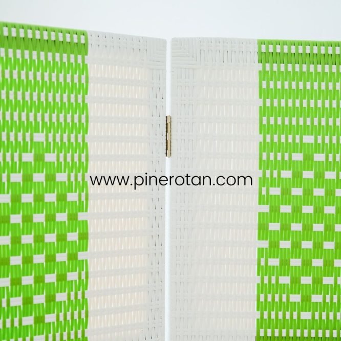 Penyekat Ruangan Pine Rotan 3 Panel White Green – Alonzo Sketsel.