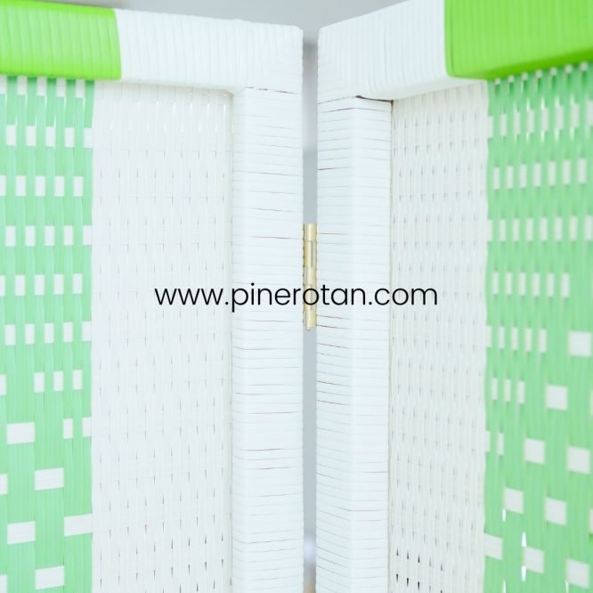Penyekat Ruangan Pine Rotan 3 Panel White Green – Alonzo Sketsel.