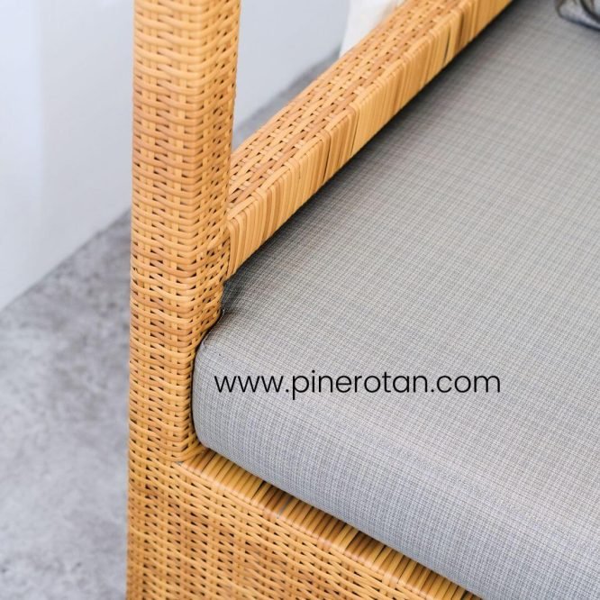 Sunbed Rotan Sintetis