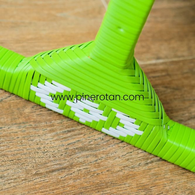 Pembatas Ruangan Pine Rotan 4 Panel Green White - Alonzo Sketsel.