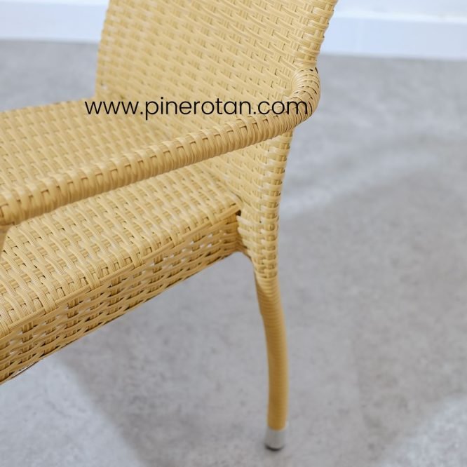 Set Meja Kursi Teras Outdoor Rotan Sintetis Minimalis Pine Rotan / Sierra Terrace Set - Kenko Side Table - Natural Honey.