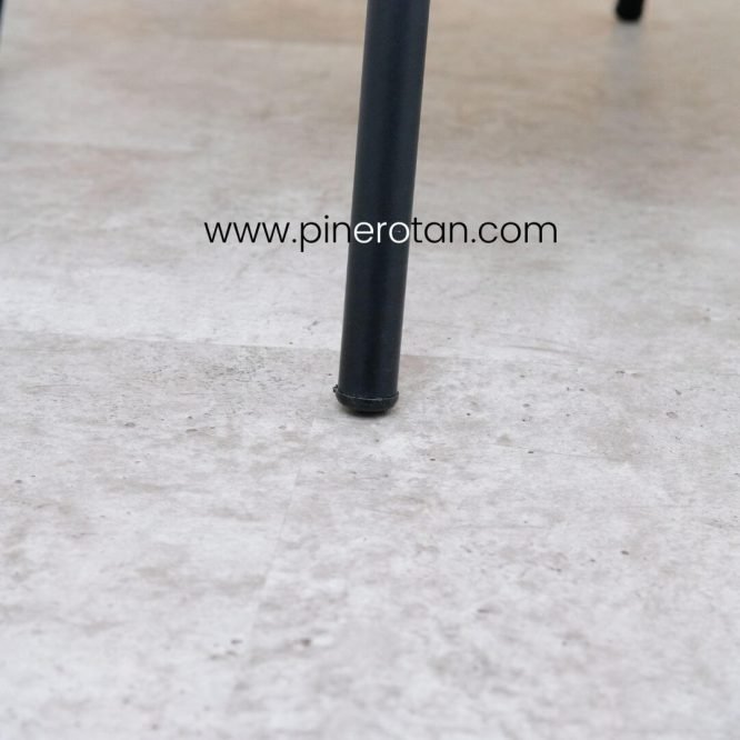 Set Meja Kursi Teras Taman Outdoor Pine Rotan Sintetis - Mali Terrace Set - Fernandes Side Table - Plain Honey.