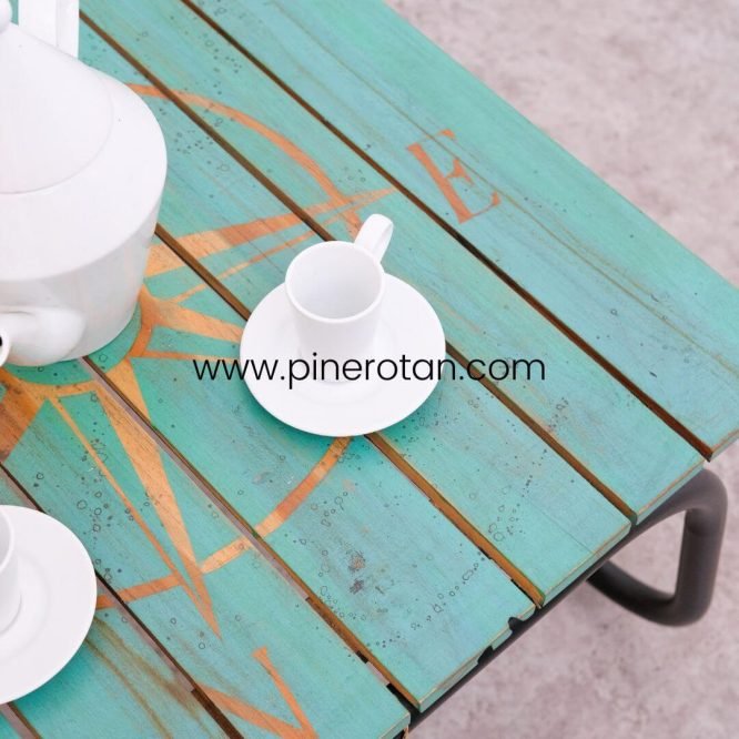 Set Meja Kursi Teras Taman Outdoor Pine Rotan Sintetis - Mali Terrace Set - Fernandes Side Table - Plain Honey.