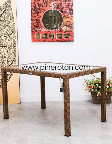 Meja Makan Rotan Sintetis - Esmeralda DT - Red Pulut