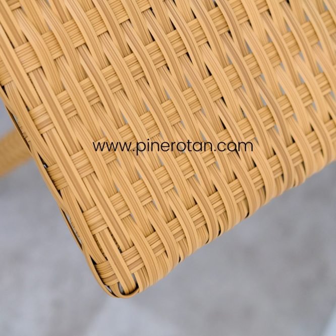 Set Meja Kursi Teras Rotan Sintetis Minimalis / Kursi Outdoor Pine Rotan - Kingstone Terrace Set - Pine Side Table