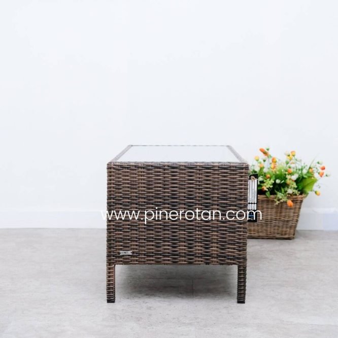 Meja Anyaman Rotan