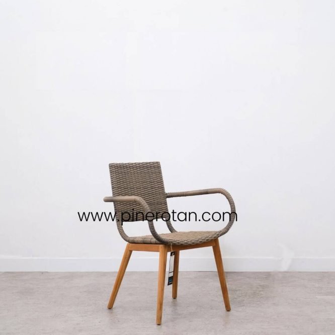 Kursi Rotan Sintetis Dengan Tangan Warna Cappucino - Tropical Arm Chair - Cappucino.
