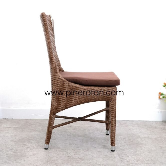 Kursi Makan Rotan Coklat Minimalis / Kursi Makan Outdoor Pine Rotan - XO Chair - Red Pulut