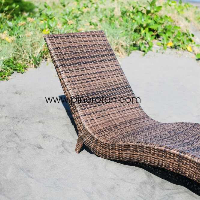 Sunbed Rotan Sintetis
