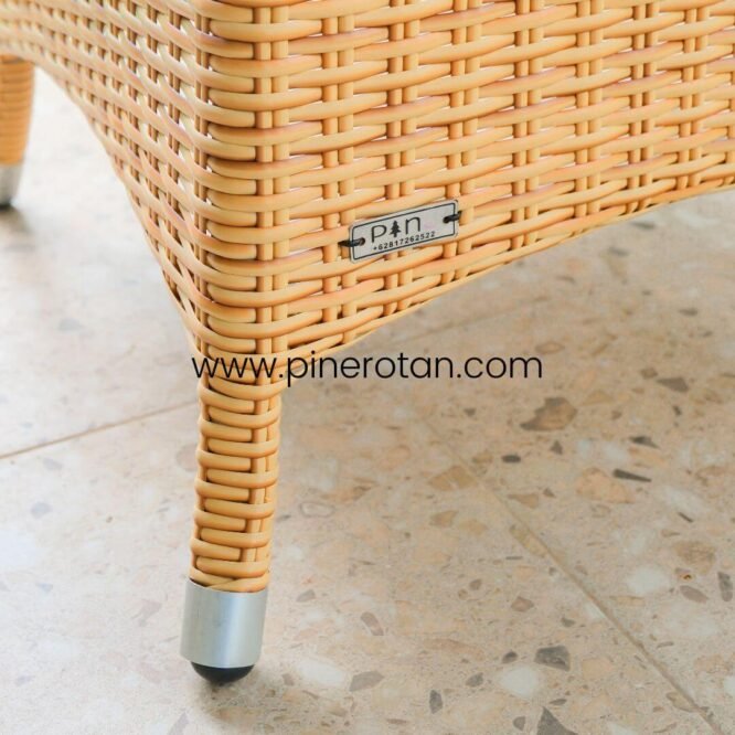 Set Meja Kursi Teras / Taman Outdoor Rotan Sintetis Minimalis - Silent Terrace Set - Kenko Side Table - Plain Honey.