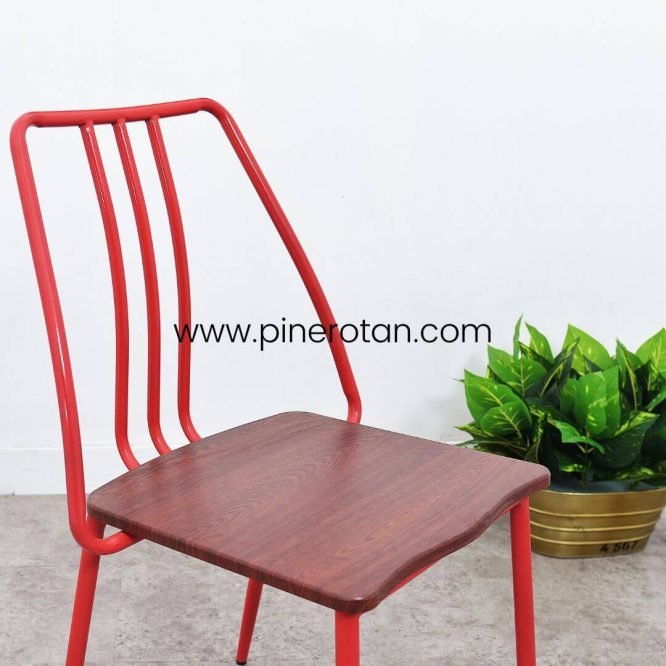 Kursi Makan Besi Minimalis Vintage Warna Merah - Patrol Dining Chair.