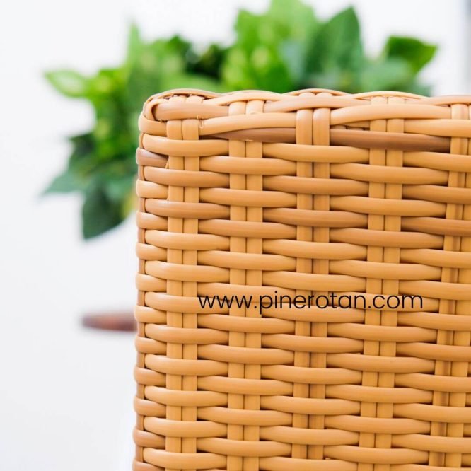 Set Meja Kursi Teras Taman Outdoor Pine Rotan Sintetis Minimalis - Kenko Terrace Set - Kenko Side Table - Plain Honey.