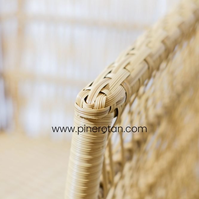 Set Meja Kayu Kursi Teras Pine Rotan Sintetis / Salute Terrace Set - Natural Honey - Labu Coffee Table.