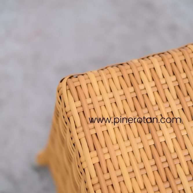 Set Meja Kursi Teras Taman Outdoor Pine Rotan Sintetis Minimalis - Kenko Terrace Set - Kenko Side Table - Plain Honey.