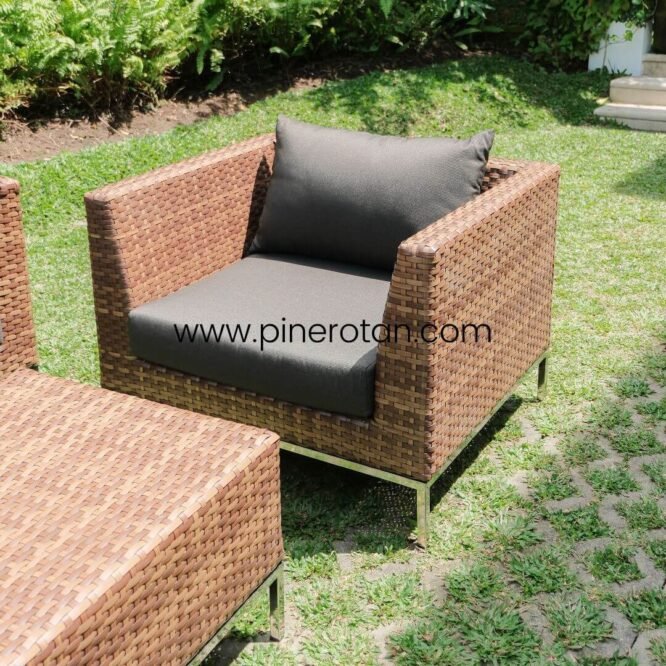 Set Sofa Tamu Teras Taman Outdoor Pine Rotan Sintetis Coklat Modern Kaki Stainless Steel - Lovina Sofa Set Red Pine.
