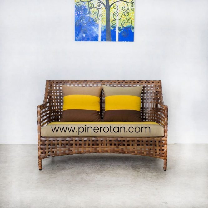 Sofa Taman / Kursi Tamu Panjang Minimalis Pine Rotan Sintetis / Karo-Karo Arm Chair 2 Seat Red Pine.