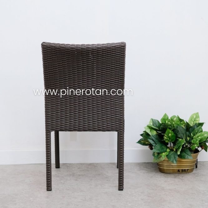 Set Meja Kursi Makan Bulat Outdoor Pine Rotan Sintetis Minimalis Warna Coklat / Pine Round Dining Set - Bean Dining Chair - Dark Brown.