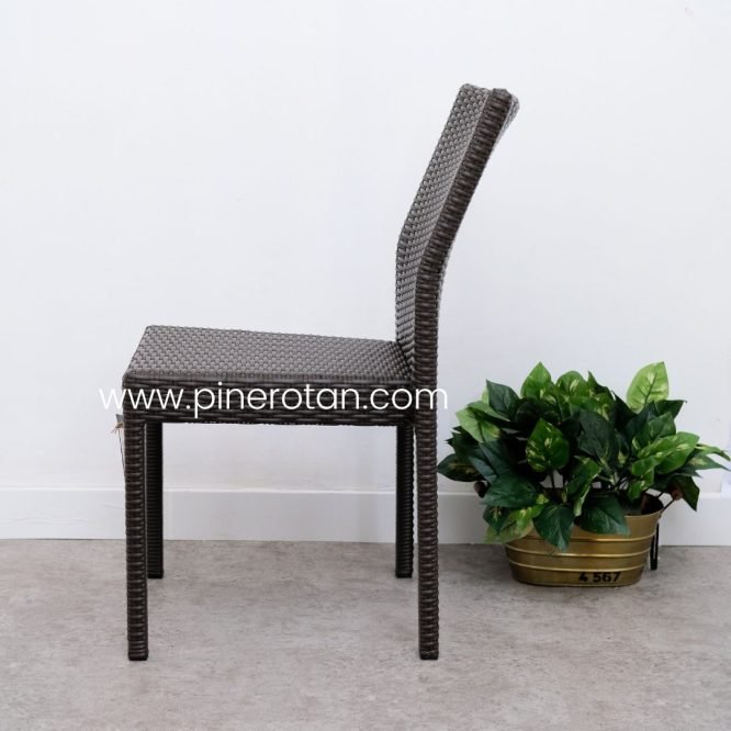 Set Meja Kursi Makan Bulat Outdoor Pine Rotan Sintetis Minimalis Warna Coklat / Pine Round Dining Set - Bean Dining Chair - Dark Brown.