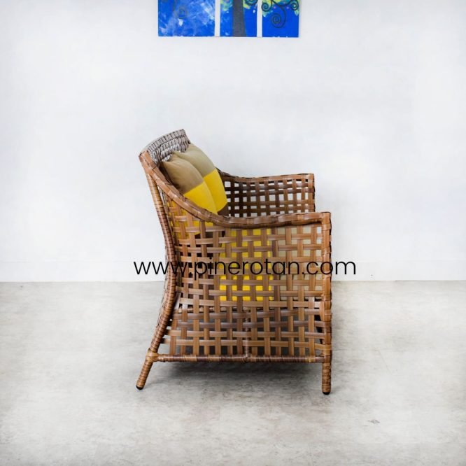 Sofa Taman / Kursi Tamu Panjang Minimalis Pine Rotan Sintetis / Karo-Karo Arm Chair 2 Seat Red Pine.