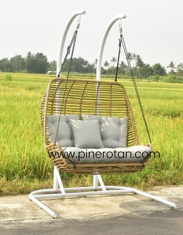 Kursi Gantung Rotan - Carabian Hanging