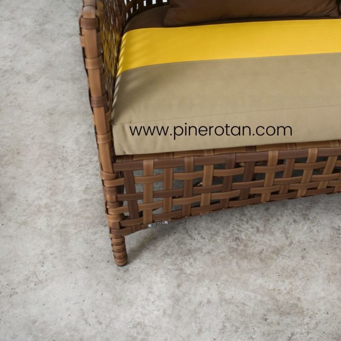 Sofa Taman / Kursi Tamu Panjang Minimalis Pine Rotan Sintetis / Karo-Karo Arm Chair 2 Seat Red Pine.