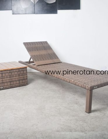 Kursi Kolam Renang Rotan - Square Sunbed-with Table