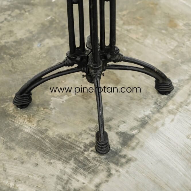 Meja Makan Bulat / Meja Cafe Kayu Jati Vintage Minimalis Pine Rotan - Cakram Dining Table.