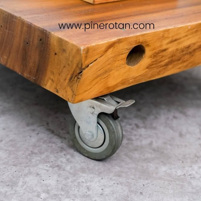 Kursi Santai / Sofa Minimalis Dengan Meja Kayu Jati - Kereta Sofa With Paliyan Coffee Table.