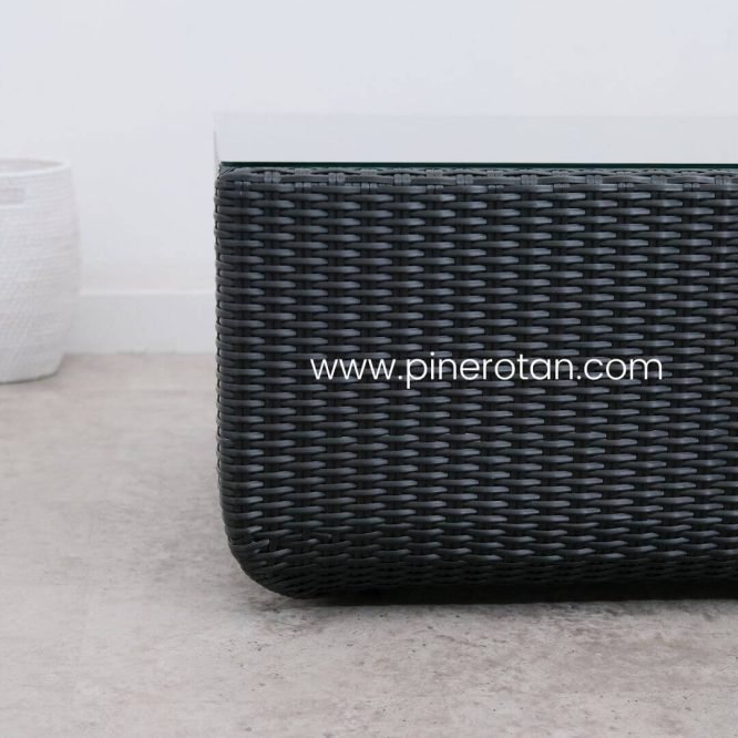 Meja Tamu Hitam Rotan
