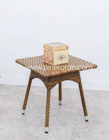 Meja Teras Rotan Sintetis - Pine ST - Red Pine