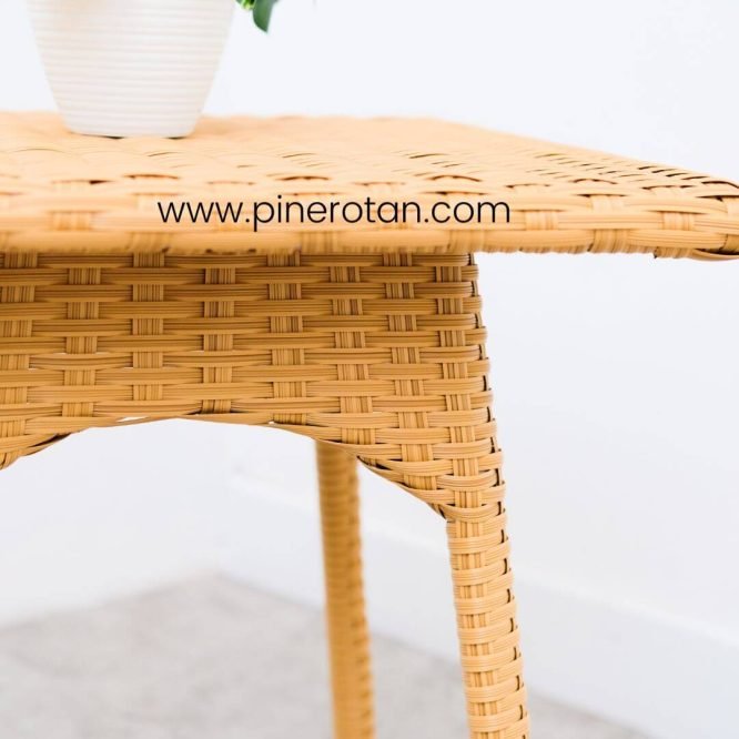 Meja Teras Kotak Minimalis / Meja Taman Outdoor Rotan Sintetis - Pine Side Table - Natural Honey.