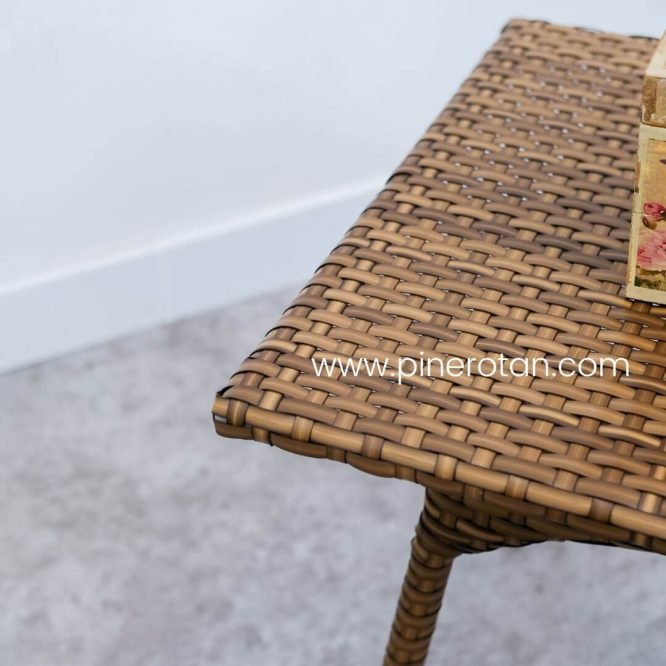 Meja Teras Kotak Minimalis / Meja Taman Outdoor Rotan Sintetis - Pine Side Table - Red Pine.
