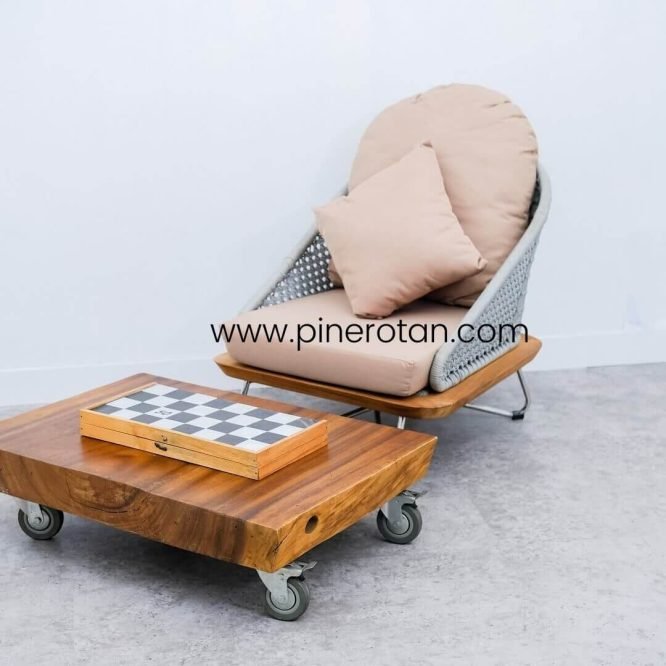 Kursi Santai / Sofa Minimalis Dengan Meja Kayu Jati - Kereta Sofa With Paliyan Coffee Table.