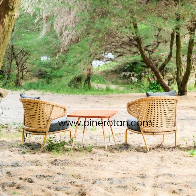 Kursi Teras Outdoor Pine Rotan - Cassa Terrace Set - Plain Honey.