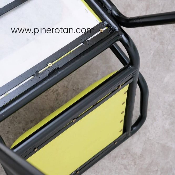 Kursi Teras Besi Vintage Minimalis Dengan Busa - Fernandes Arm Chair.