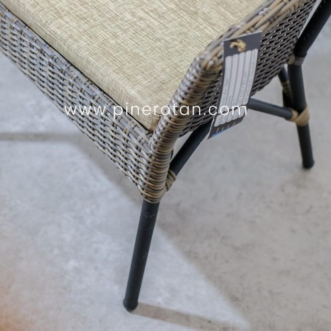 Kursi Taman Pine Rotan – Kingstone Arm Chair – with Cushion.