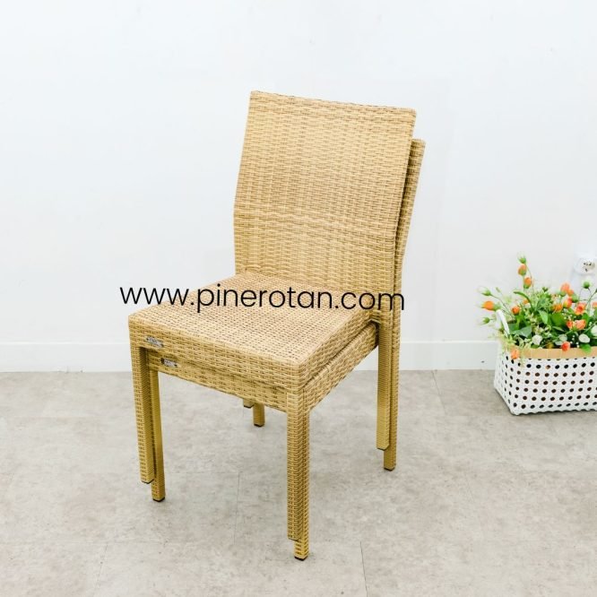 Kursi Makan Taman Outdoor Pine Rotan Sintetis Minimalis - Bean Dining Chair