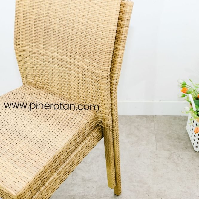 Kursi Makan Taman Outdoor Pine Rotan Sintetis Minimalis - Bean Dining Chair