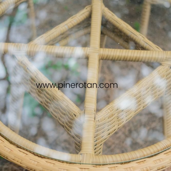 Kursi Taman / Teras Pine Rotan - Kingstone Terrace Set- Pine Round Coffee Table - Natural Honey.