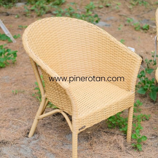 Kursi Taman / Teras Pine Rotan - Kingstone Terrace Set- Pine Round Coffee Table - Natural Honey.