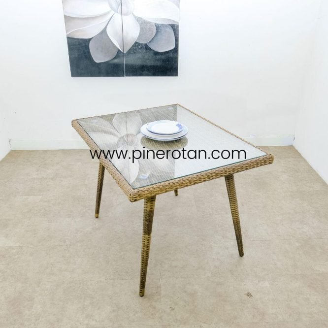 Meja Makan Rotan Sintetis - Marcopolo DT - Palm Sugar