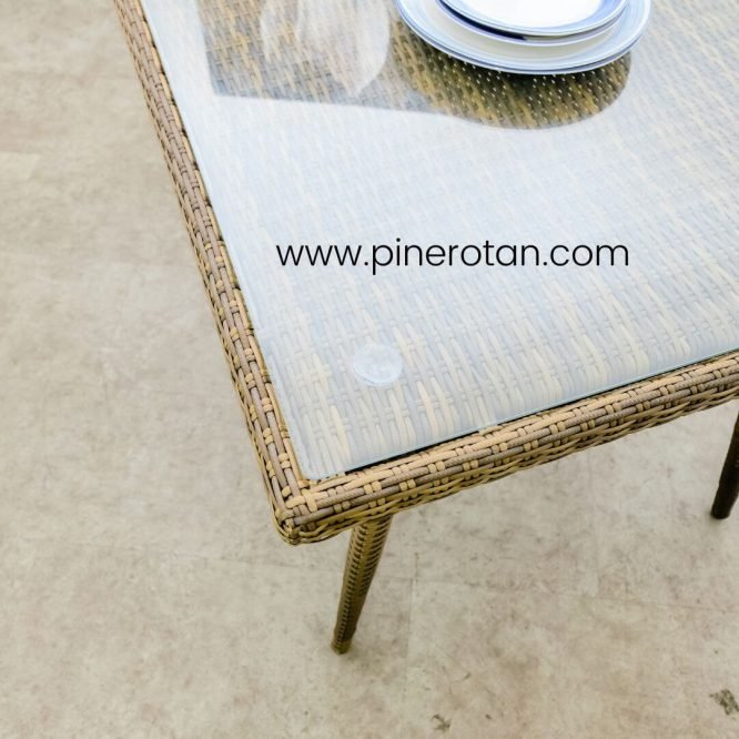 Meja Makan Rotan Sintetis - Marcopolo DT - Palm Sugar