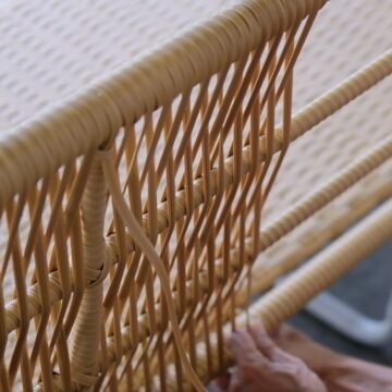 Langsung Perbaiki Jika ada sedikit kerusakan - 5 Tips Merawat Kursi Rotan Sintetis Agar Tahan Hingga 10 Tahun