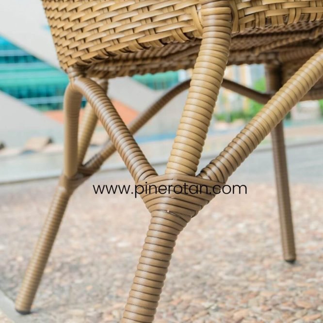 Set Meja Kursi Makan Cafe / Resto Outdoor Rotan Sintetis - Caribia Dining Set - Kingstone Arm Chair - Palm Sugar.