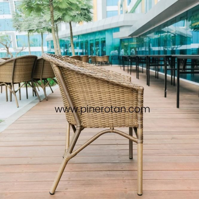 Set Meja Kursi Makan Cafe Resto Outdoor Rotan Sintetis Minimalis 4 Kursi / Marcopolo Dining Set - Kingstone Arm Chair - Palm Sugar.
