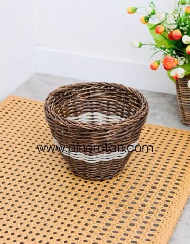 Keranjang Tanaman Rotan Sintetis - Lolo Basket - Brown