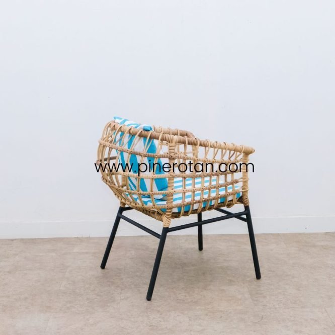 Set Meja Kursi Makan Cafe Minimalis Rotan Sintetis Outdoor 4 Kursi - Fender Dining Set - Mali Arm Chair - Seashell.