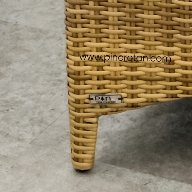 Set Kursi Teras Taman Outdoor Rotan Sintetis / Kursi Teras Minimalis - Arthur Terrace Set - Kenko Side Table - Honey Streaky.