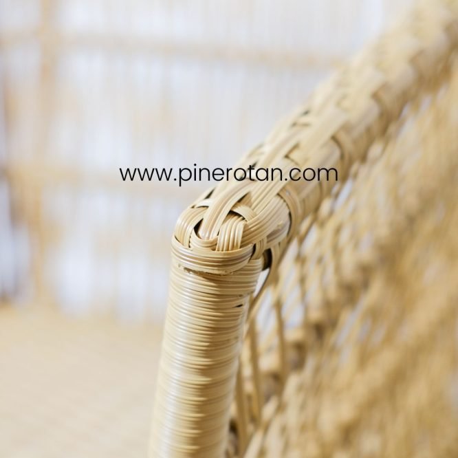 Set Meja Teras Rotan Sintetis / Kursi Teras Minimalis / Salute Terrace Set - Coin Table - Natural Honey.
